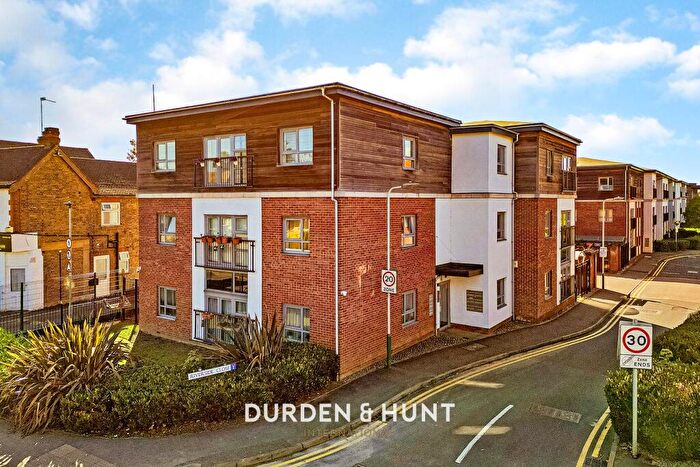2 Bedroom Apartment For Sale In Riverside Close, Romford, RM1