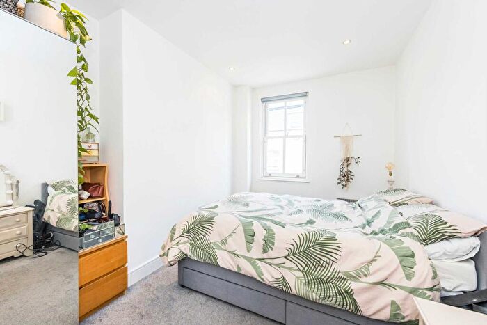 2 Bedroom Apartment To Rent In Kingsland Passage, Dalston Junction, E8