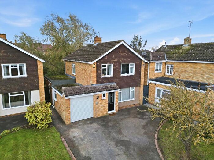 3 Bedroom Detached House For Sale In Hazel Grove, Stotfold, Hitchin, SG5