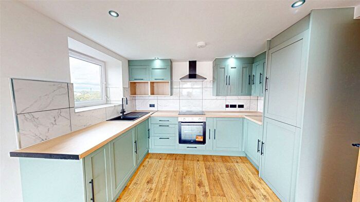 2 Bedroom Flat To Rent In Lakeside Rise, Tower, M9