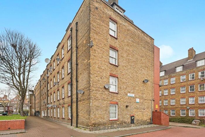 2 Bedroom Flat To Rent In Colet House, Doddington Grove, SE17