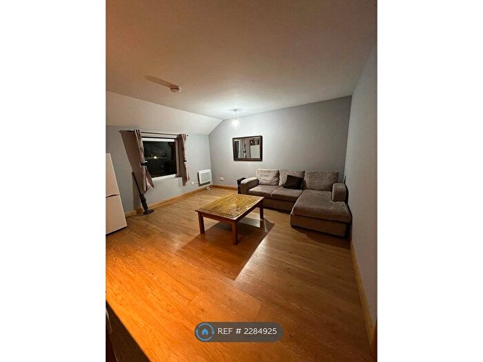 2 Bedroom Flat To Rent In St Helens Road, Swansea, SA1