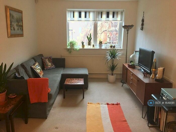 2 Bedroom Flat To Rent In Mauldeth Road, Manchester, M20
