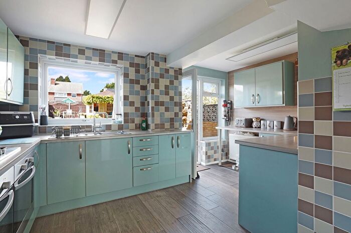 4 Bedroom Semi-Detached House For Sale In Woodberry Drive, Sittingbourne, Kent, ME10