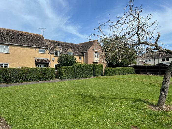 3 Bedroom Terraced House To Rent In Butlers Field, Lechlade, GL7