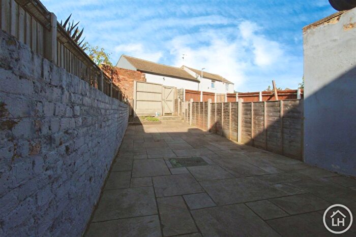 2 Bedroom End Of Terrace House To Rent In St. Pauls Street, Sittingbourne, ME10