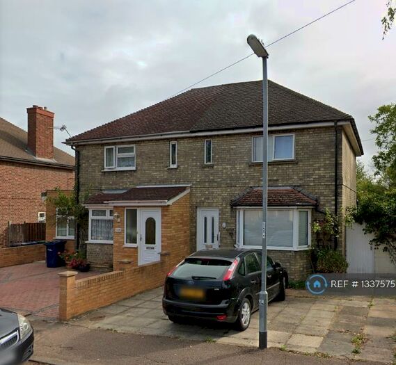 4 Bedroom Semi-Detached House To Rent In Thoday Street, Cambridge, CB1