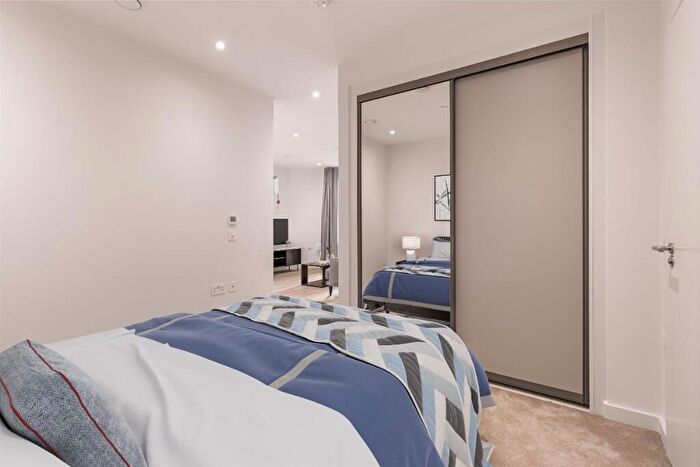 Studio To Rent In Nine Elms Lane, London, SW11