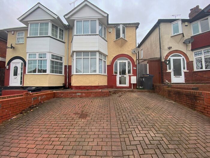3 Bedroom Semi-Detached House To Rent In Blakeland Road, Birmingham, B44