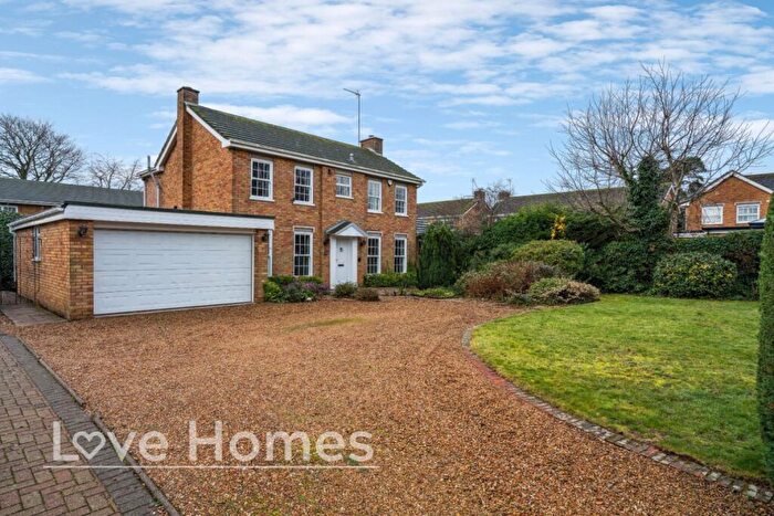 4 Bedroom Detached House For Sale In Ampthill Road, Silsoe, MK45