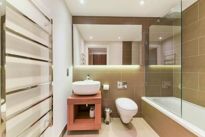 Studio To Rent In Whitechapel High Street, Aldgate, London, E1