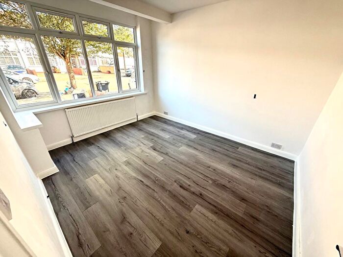 4 Bedroom Terraced House To Rent In Wentworth Road, Southall, UB2
