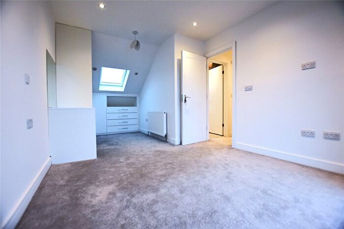4 Bedroom Semi Detached House To Rent In Oaklands Avenue, Thornton Heath, CR7
