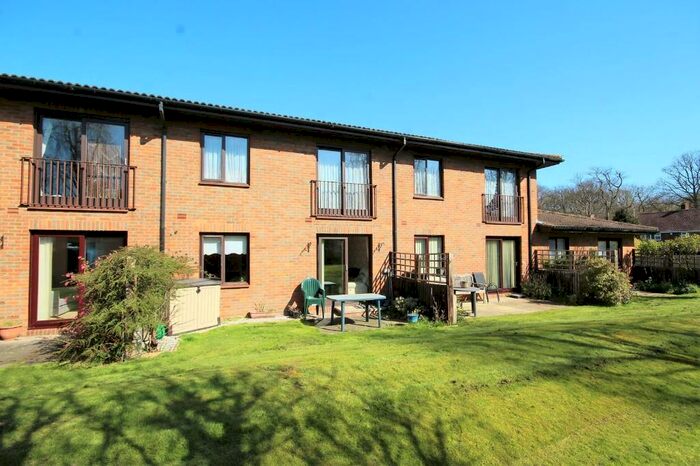 1 Bedroom Retirement Property To Rent In Uplands Road, Brentwood, Essex, CM14