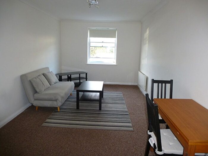 1 Bedroom Flat To Rent In Lynden Mews, Dale Road, Reading, RG2
