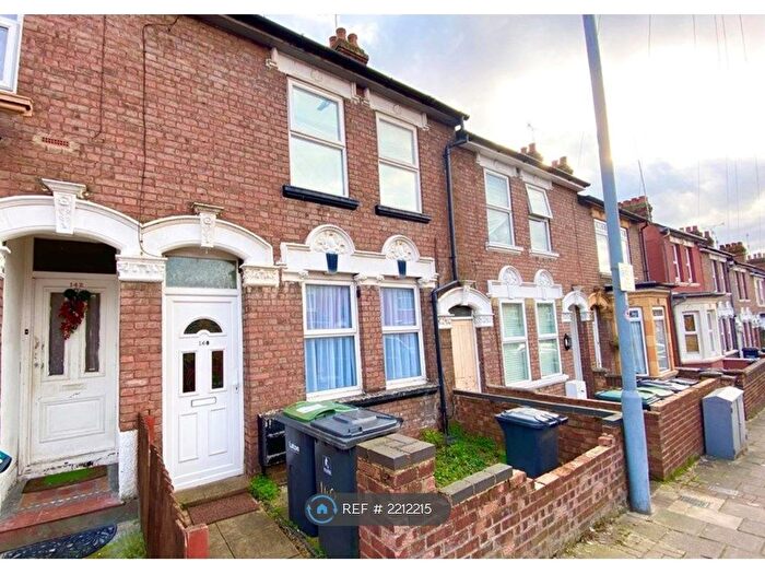 3 Bedroom Terraced House To Rent In Ridgway Road, Luton, LU2