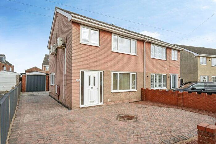 3 Bedroom Semi-Detached House For Sale In St. Michaels Close, Thorne, Doncaster, DN8