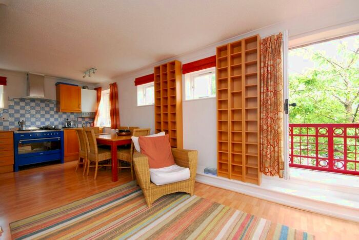 2 Bedroom Flat To Rent In Greenland Quay, Rotherhithe, London, SE16