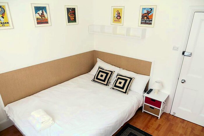 Studio To Rent In Fulham Palace Road, Hammersmith, London W6