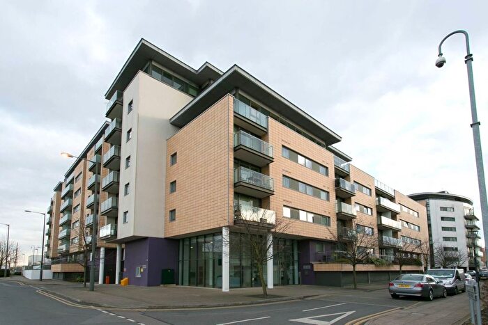 2 Bedroom Flat For Sale In Ebb Court, London, E16