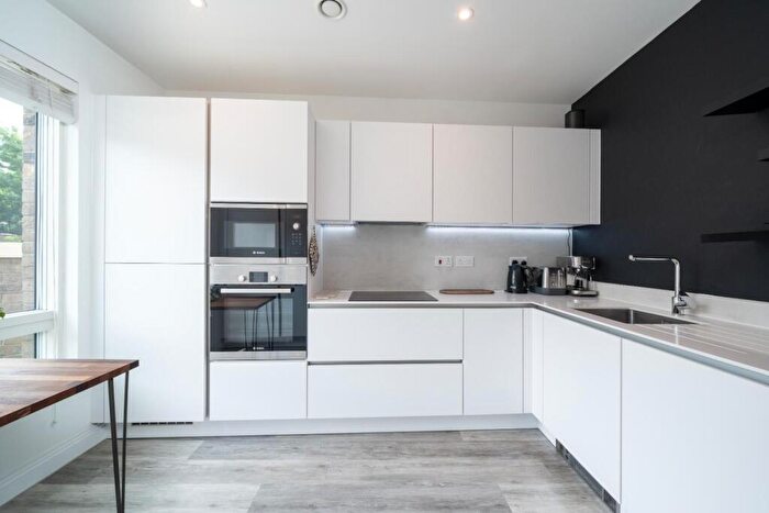 2 Bedroom Flat For Sale In Camberwell Road, London, SE5