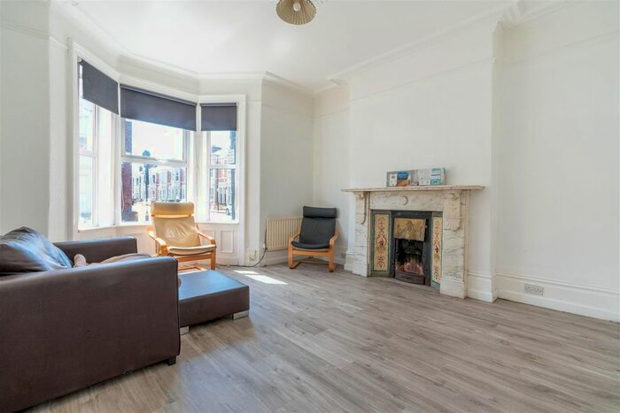 7 Bedroom End Of Terrace House To Rent In Tavistock Road, Jesmond, Newcastle Upon Tyne, NE2