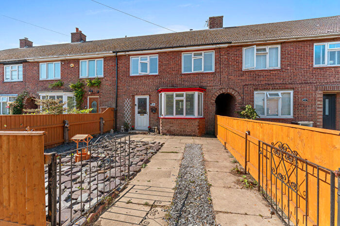 3 Bedroom Terraced House For Sale In Langton Close, Grimsby, DN33