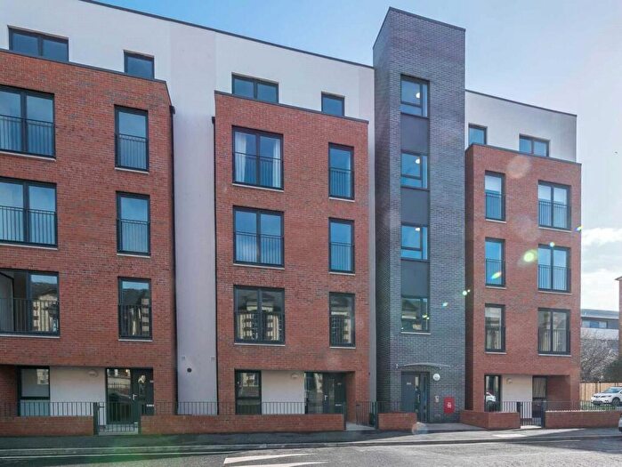 2 Bedroom Flat To Rent In McLeod Street, Edinburgh, EH11