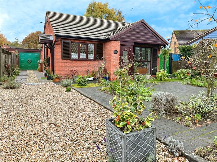 2 Bedroom Bungalow For Sale In Sheraton Close, Doddington Park, Lincoln, Lincolnshire, LN6