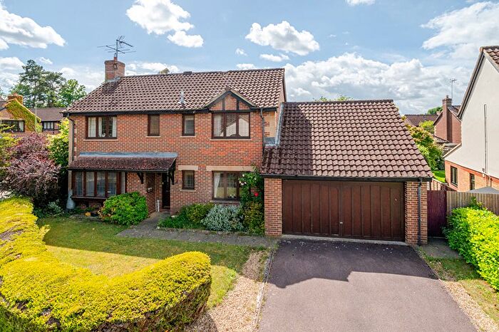 4 Bedroom Detached House For Sale In Forest Dean, Fleet, GU51