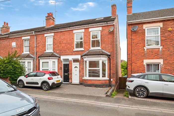 3 Bedroom End Terrace House For Sale In Albany Road, Worcester, WR3