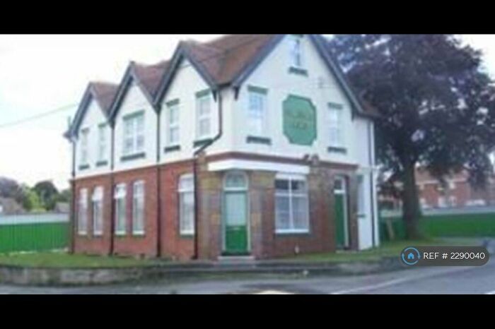 1 Bedroom Flat To Rent In Wiltshire House, Ludgershall, Andover, SP11