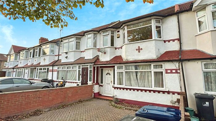 3 Bedroom Terraced House To Rent In Cleveley Crescent, Ealing, W5