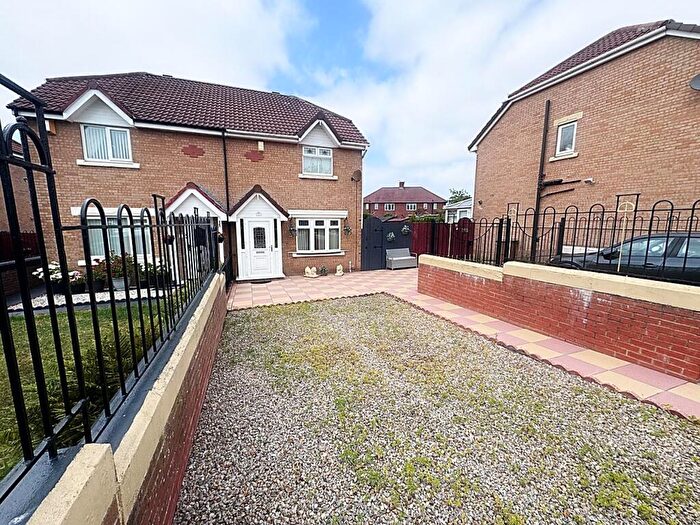 3 Bedroom Semi-Detached House For Sale In Amberley Close, Wallsend, NE28