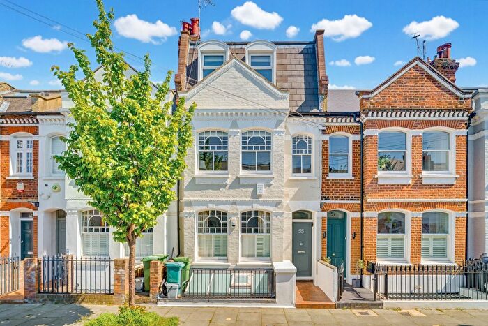 2 Bedroom Flat For Sale In Cranbury Road, London, SW6
