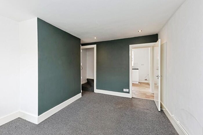 2 Bedroom Property To Rent In The Street, Sandwich, CT13