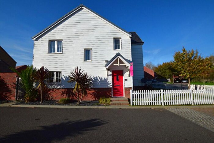 3 Bedroom Detached House For Sale In Primrose Field, BN24