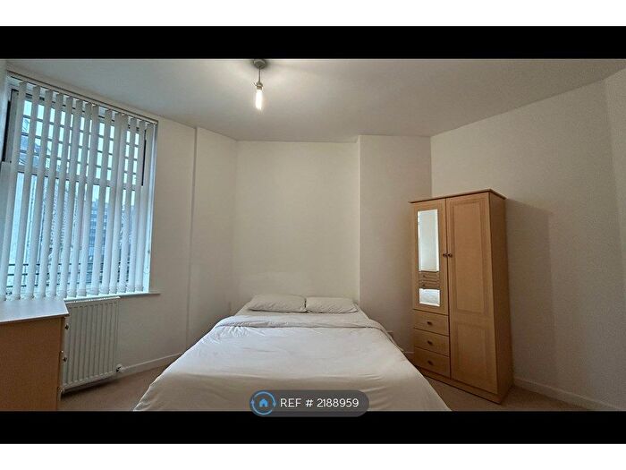 2 Bedroom Flat To Rent In Trinity Street, Aberdeen, AB11