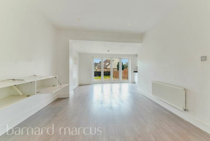 5 Bedroom House To Rent In Upton Road, Thornton Heath, CR7