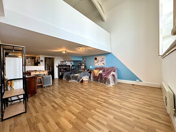 1 Bedroom Flat For Sale In Kilvey Terrace, St. Thomas, Swansea, City And County Of Swansea., SA1