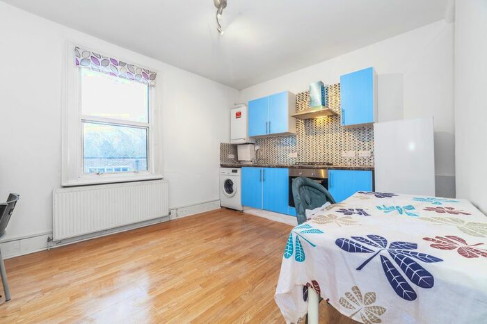 2 Bedroom Flat To Rent In Church Road, London, N17