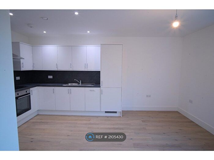 1 Bedroom Flat To Rent In Belsize House, Swindon, SN5