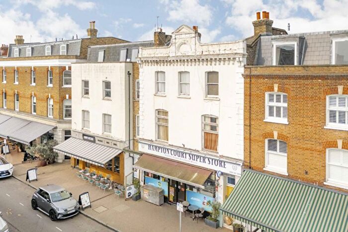 2 Bedroom Flat To Rent In Bridge Road, East Molesey, KT8