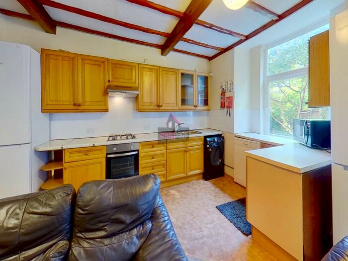 7 Bedroom House To Rent In Bolton Road, Salford, Manchester, M6