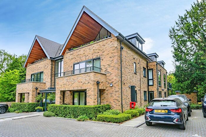 2 Bedroom Flat For Sale In Box Lane, Hemel Hempstead, HP3