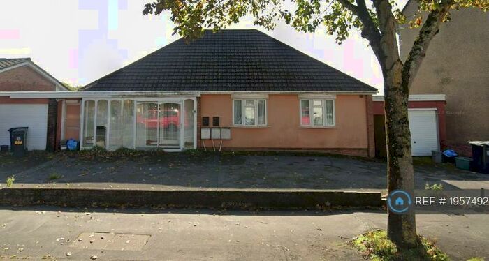 3 Bedroom Flat To Rent In Summerhill Road, Bristol, BS5