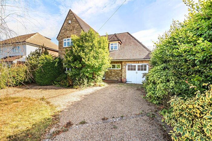 3 Bedroom Detached House For Sale In Barfield Road, Bromley, BR1
