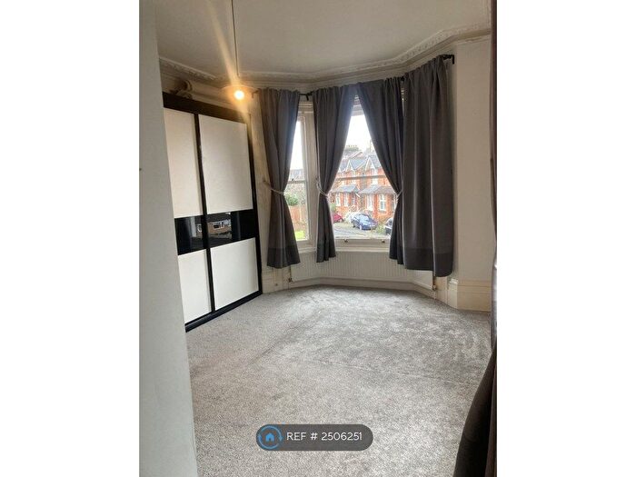 Studio To Rent In Boldrewood, Redhill, RH1