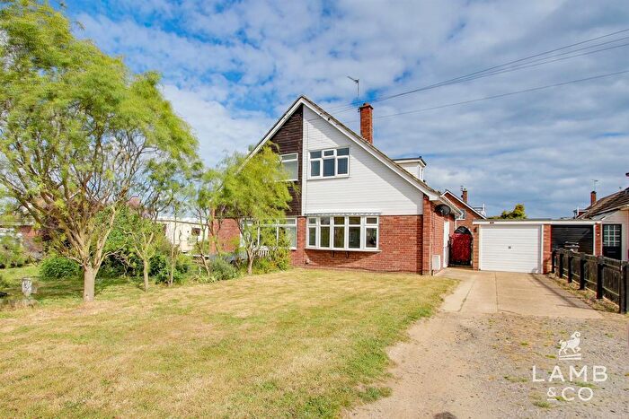 2 Bedroom Semi-Detached House For Sale In Thorpe Road, Clacton-On-Sea, CO15