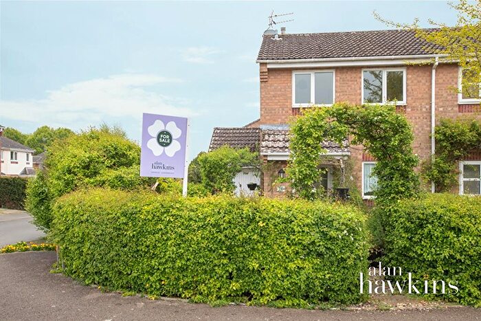 3 Bedroom Semi-Detached House For Sale In Elm Close, Lyneham, SN15